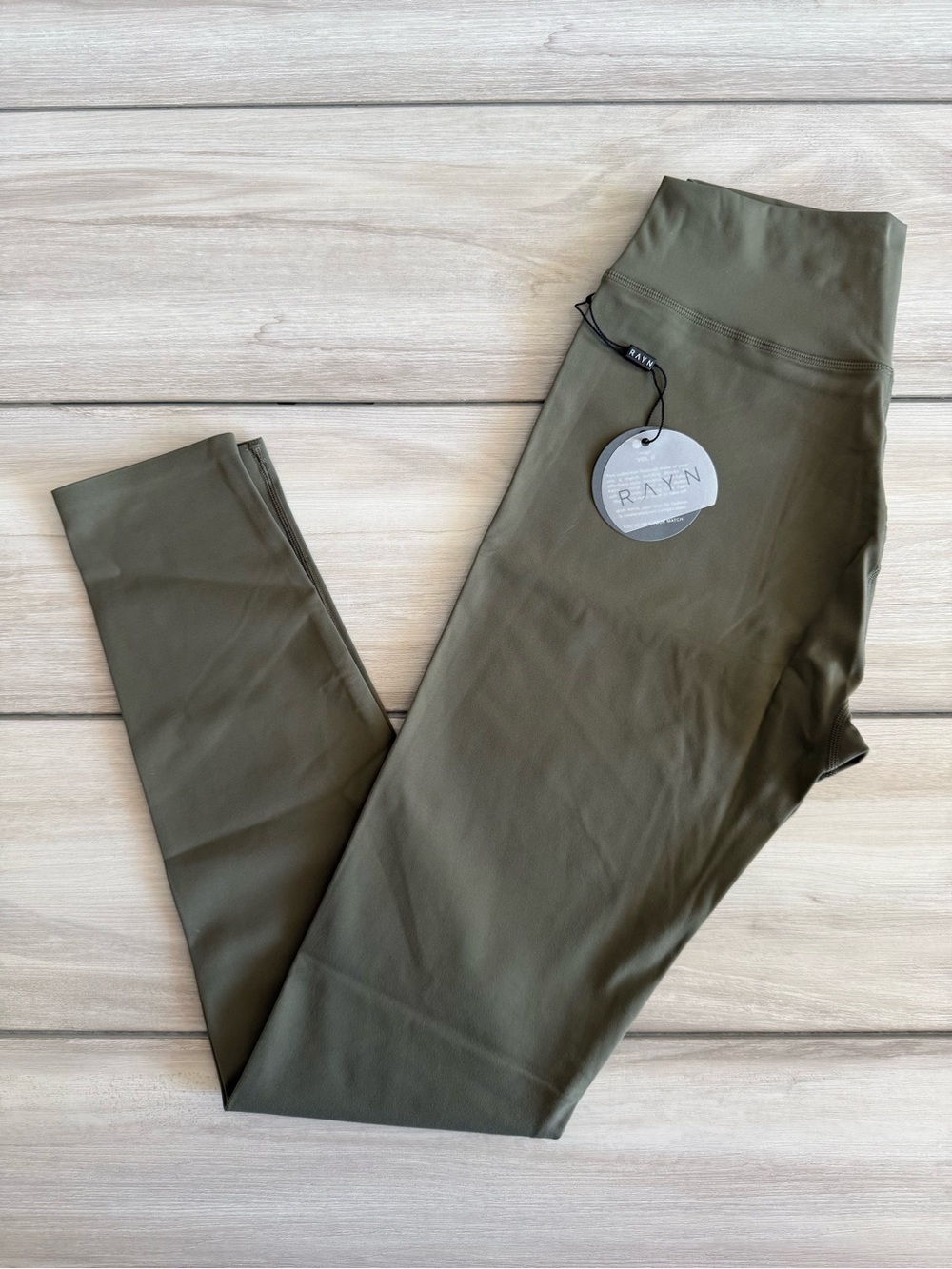 RAYN Activewear Leggings Green Medium NWT